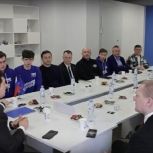 Владимир Сериков провел встречу с участниками партпроекта «ПолитСтарт»