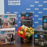 В Мурманской области продолжается акция «Цветы мамам Героев»