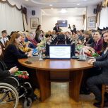 Астраханские депутаты поддержали фотовыставку "Надёжный тыл"