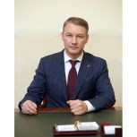 Аркадий Фомин пожелал рязанкам крепкого здоровья, счастья, красоты и любви
