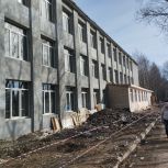 В рамках народной программы «Единой России» продолжается масштабный капитальный ремонт средней школы №3 города Родники