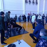 В Малгобекском районе успешно прошел Открытый Чемпионат по силовым видам спорта "СИЛА И ЧЕСТЬ ВАЙНАХОВ", в котором приняли участие представители местного отделения партии «Единая Россия»