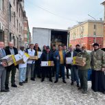 Кузбасские единороссы отправили лекарства и продукты участникам СВО.