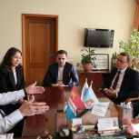 Виктор Якимов встретился с представителями молодежного парламента от Каменска-Уральского