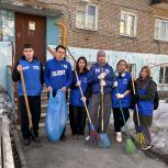 В Башкортостане «Единая Россия» проводит субботники во дворах ветеранов ВОВ