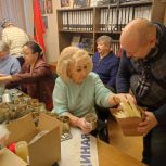 Волонтёры запада Москвы передали бойцам окопные свечи