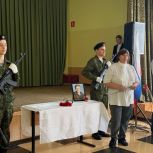 Партийцы открыли «Парту Героя» в Поныровской средней школе в честь Владимира Минакова