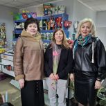 Ясиноватские единороссы поддержали Всероссийскую акцию «Цветы мамам Героев»
