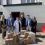 Активисты «Единой России» передали более 1,5 тысячи порций детского питания в центр «Маяк»