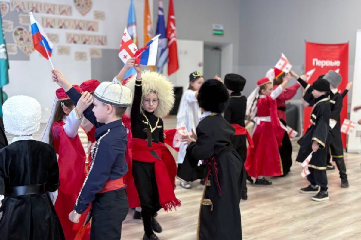 Тематический фестиваль, посвящённый единству народов, прошёл в Урзуфской школе