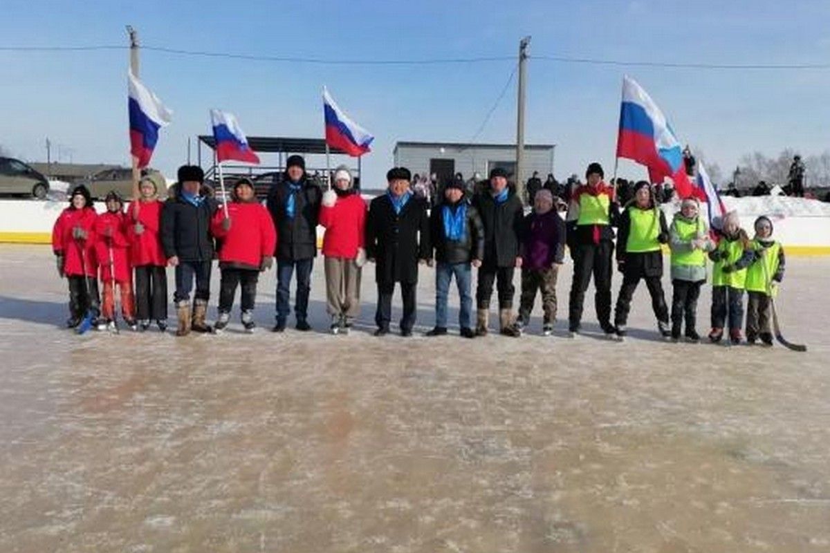 По народной программе «Единой России» в Аларском районе построили хоккейный корт