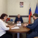 Депутат Народного Собрания Абдурахман Камилов принял граждан в приёмной «Единой России»