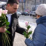 С 8 Марта поздравил женщин Хабаровского края Максим Иванов