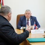 Депутат «Единой России» помог жителям поселка Латная с решением актуальных вопросов