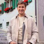 Иван Новиков: «Пусть этот весенний день подарит вам радость»