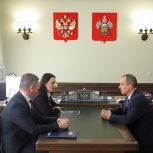 Председатель ЗСК Юрий Бурлачко и руководитель профильного краевого департамента обсудили на встрече поддержку бизнеса