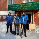 В Тракторозаводском районе активисты, партийцы и добровольцы участвуют в акции «Антипаводок»