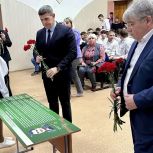 В Железногорске открыли Парту героя, освобождавшего Сватово в ЛНР