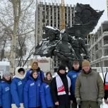 «Единая Россия» и «Молодая Гвардия» почтили память героев-десантников 6-й роты