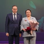 Артём Здунов: «Вы - наши дорогие соратницы, боевые подруги, наше надежное плечо!»