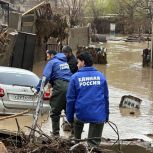 Волонтёры «Единой России» помогают ликвидировать последствия подтоплений в районах Дагестана