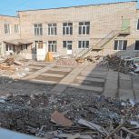 Вячеслав Малых в рамках депутатского контроля проверил ход капремонта школы №5 в селе Николо-Павловское