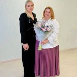 Евгения Ламонова поздравила с 8 Марта выпускницу образовательного проекта «СВОй бизнес»
