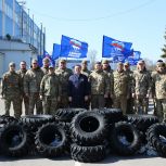 «Единая Россия» и екатеринбургский фонд «Ветераны специальной военной операции и контртеррористических операций» передали коптеры и квадроциклы бойцам группировки войск «Центр»
