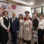 Сторонники партии поздравили с 8 Марта жен и мам бойцов