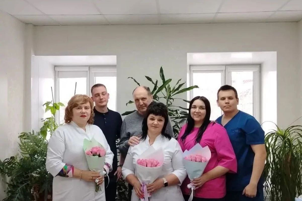 Во всех уголках региона для женщин звучат поздравления с весенним праздником