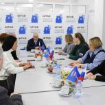 На встрече с представителями НКО саратовские сторонники «Единой России» обсудили роль женского лидерства в соцпроектах