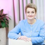 Спикер облсобрания Екатерина Прокопьева поздравила северянок с Международным женским днем