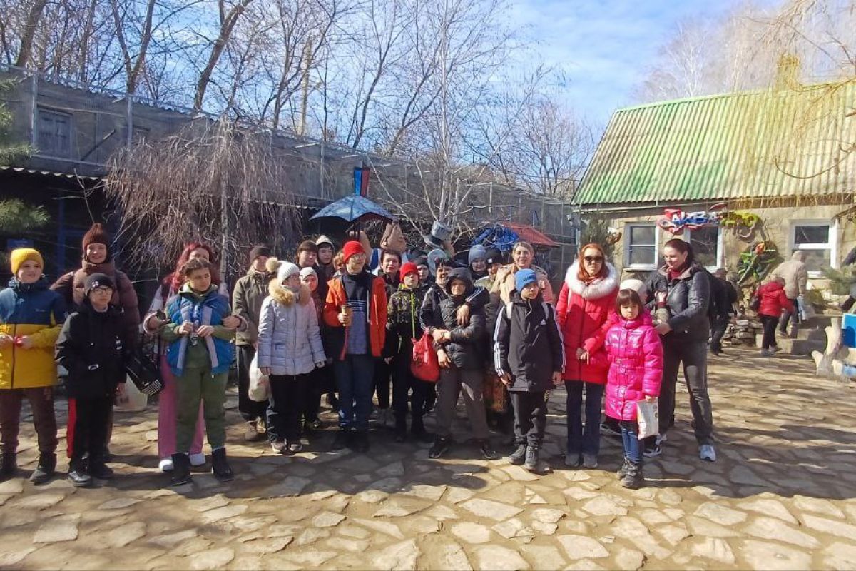В ДНР «Единая Россия» организовала для детей с ОВЗ и их родителей экскурсию в зоопарк