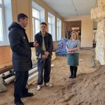 Партийный десант проинспектировал ход капитального ремонта школы для детей с ОВЗ в Соколе