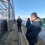 Сергей Филиппов проверил строительство ледового катка в селе Вослебово и ход капремонта в Чулковской школе Скопинского округа