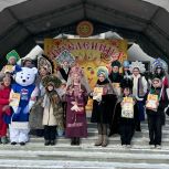 Жители Еманжелинска гуляют на Масленице