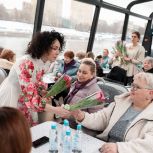 В канун 8 Марта семьи участников СВО посетили речную прогулку