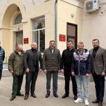 Депутат ЗСК Игорь Брагарник посетил с гуманитарной миссией Краснодарский военный госпиталь