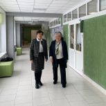 Депутат от «Единой России» оценила капремонт школы в Мысках