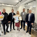 Ростовские единоросы провели серию масштабных акций ко Дню работников культуры и Всемирному Дню театра