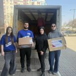 Гуманитарную помощь на фронт передали активисты «Молодой Гвардии»