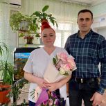 Александр Захаров присоединился ко всероссийской акции «Цветы мамам Героев»