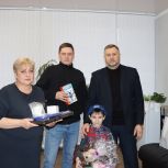 Дети из Лутугино получили подарки от Главы Удмуртии благодаря акции «Ёлка желаний»