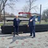 Партийный десант оценил ход реализации инициативного проекта в Новоалександровском округе