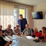 В Иркутске члены общества инвалидов на занятии по кибербезопасности знакомились с основными настройками телефона и установкой антивируса