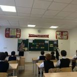 Театр за кулисами: школьникам с.п. Нестеровское рассказали о большой культуре через «Разговоры о важном»