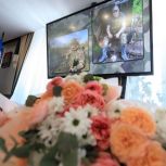 Партийцы вручили государственные и общественные награды родственникам югорских защитников