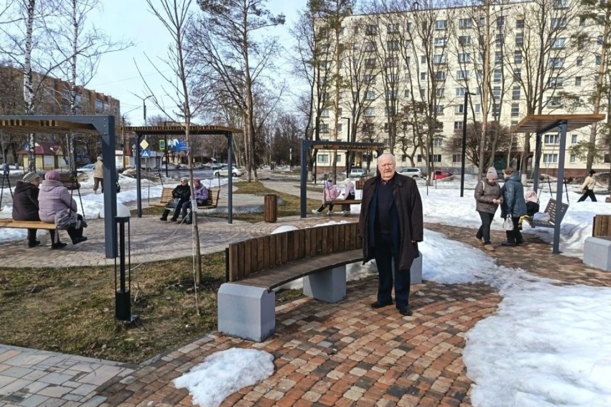 Юрий Плугин оценил обновление сквера в Новомичуринске Пронского округа