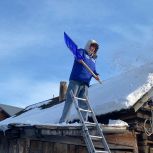 Бузулукские молодогвардейцы продолжают участвовать в противопаводковых мероприятиях