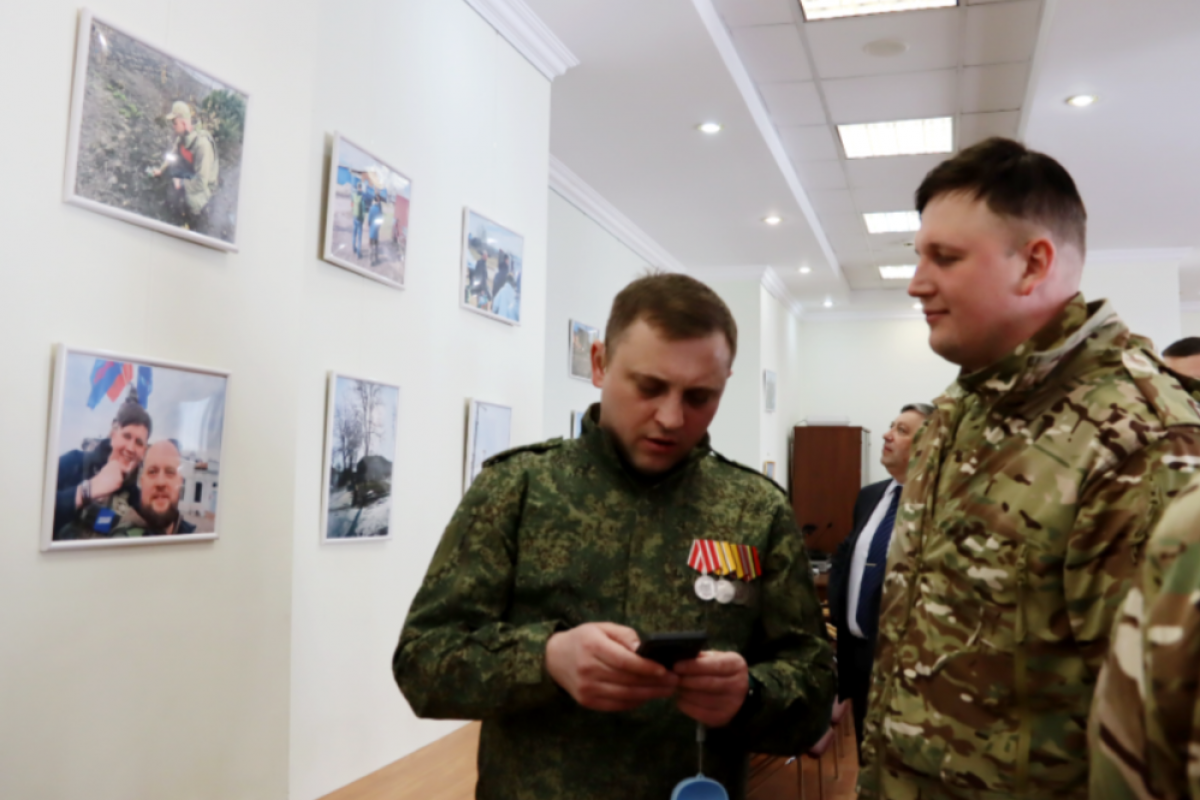 В честь дня освобождения Суджи от ВСУ в Курске проходит выставка «История одной фотографии»